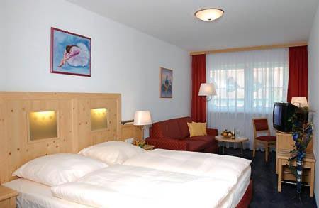 Hotel-Landpension Postwirt Kirchensittenbach Exteriör bild