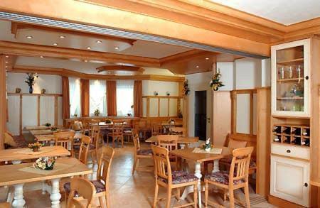 Hotel-Landpension Postwirt Kirchensittenbach Restaurang bild